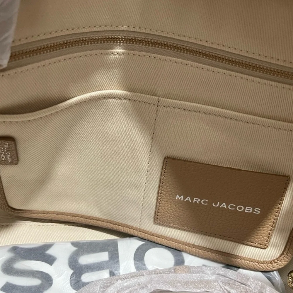 Marc Jacobs Medium Tote Bag (Camel) - Picture 7 of 10